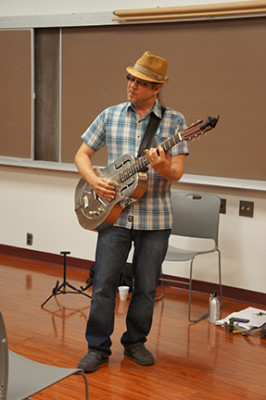 Eric Noden teaching a blues guitar class at the 2016 Augusta Blues Week.