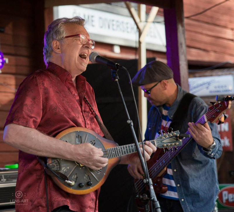 The Bert Deivert band at Festival in Sweden. Per Arne Pettersoon on bass. Photo by Lennart Brorsson. 